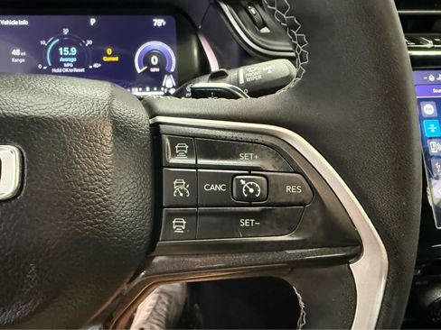 Used 2023 Jeep Grand Cherokee Altitude image 17