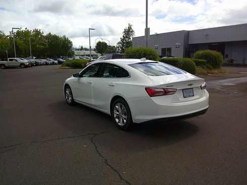 Used 2020 Chevrolet Malibu LT FWD image 3