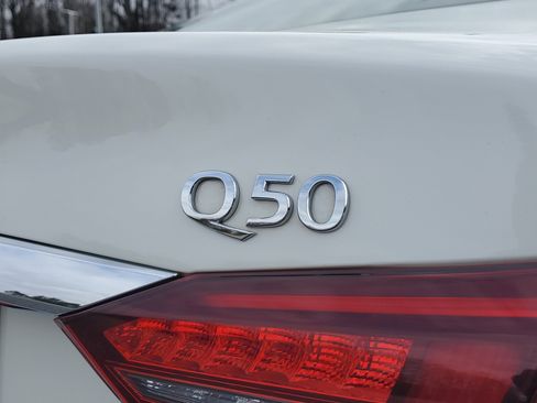 Used 2020 INFINITI Q50 Luxe image 7