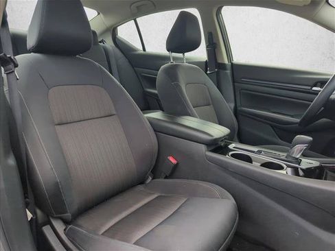 Used 2024 Nissan Altima 2.5 SV FWD image 27