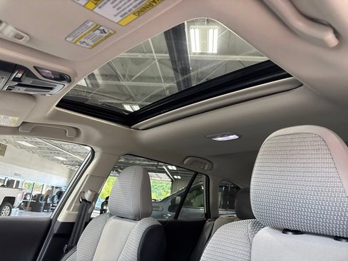 Used 2025 Subaru Outback Premium AWD/4WD image 12