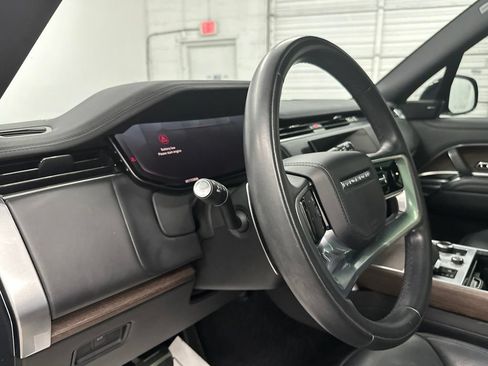 Used 2023 Land Rover Range Rover Long Wheelbase SE AWD/4WD image 13