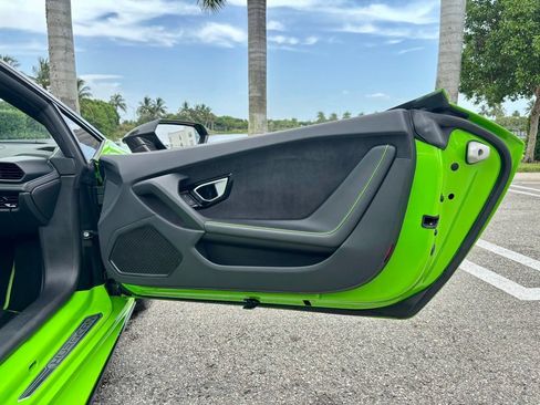 Used 2021 Lamborghini Huracan EVO RWD image 22