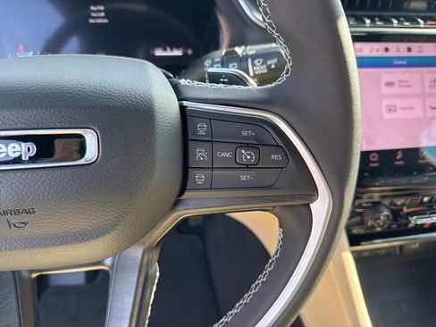 New 2025 Jeep Grand Cherokee L Limited w/ Luxury Tech Group II image 58