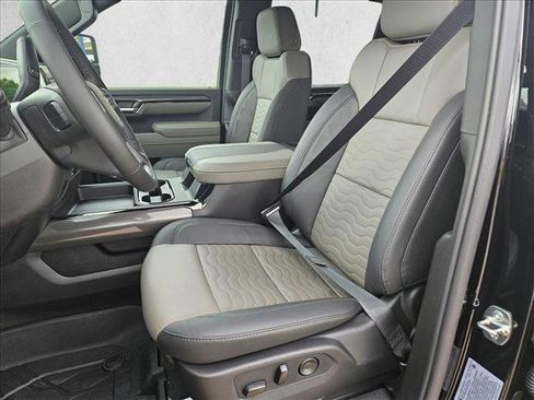 New 2026 Chevrolet Silverado 2500 ZR2 AWD/4WD image 4