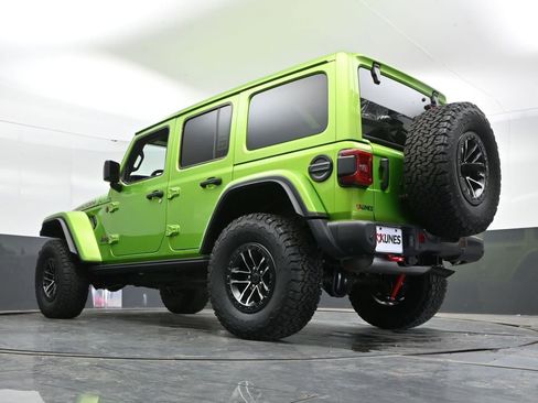 Used 2025 Jeep Wrangler Unlimited Rubicon AWD/4WD image 46