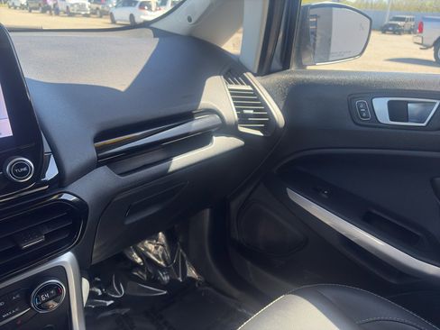 Used 2021 Ford EcoSport Titanium image 10