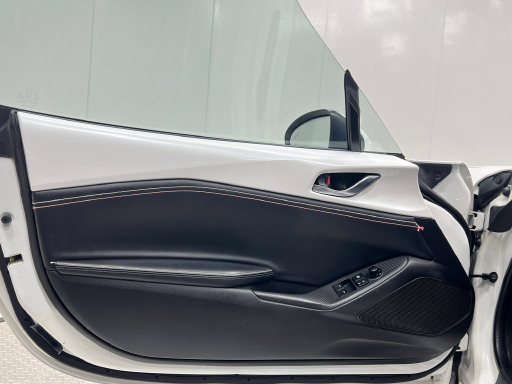 Used 2020 MAZDA MX-5 Miata RF Grand Touring RWD image 14