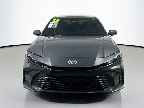 Used 2025 Toyota Camry SE FWD image 11