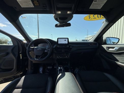 Used 2023 Ford Escape ST-Line image 19