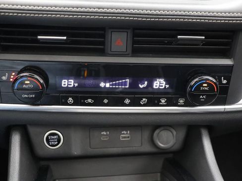 Used 2023 Nissan Rogue SV w/ SV Premium B Package image 24