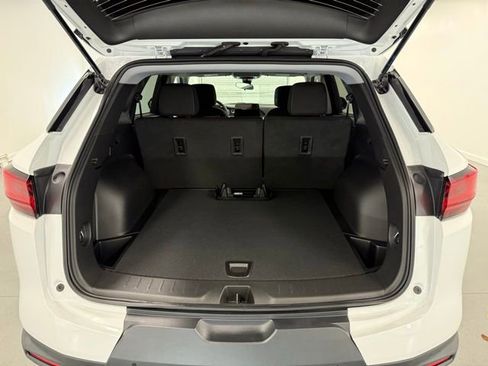 New 2026 Chevrolet Blazer LT w/ LPO, Black Grille Bar Package FWD image 8