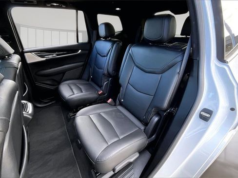 Used 2022 Cadillac XT6 Premium Luxury w/ Technology Package image 28