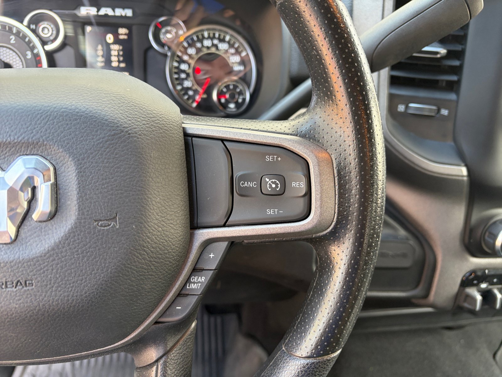 Used 2024 RAM 3500 Tradesman w/ Chrome Appearance Group AWD/4WD image 14
