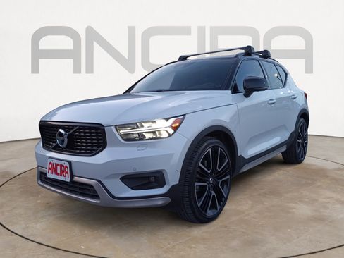 Used 2022 Volvo XC40 T5 R-Design w/ Advanced Package image 5