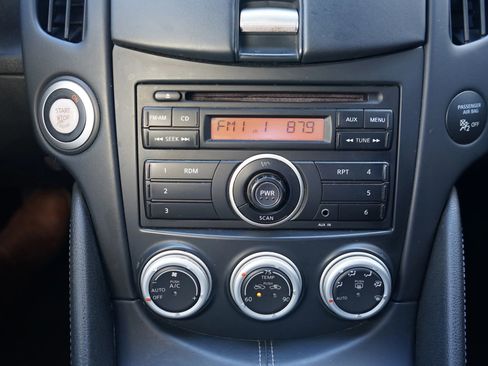 Used 2014 Nissan 370Z Coupe image 27