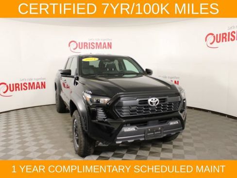 Used 2024 Toyota Tacoma TRD Off-Road AWD/4WD image 11