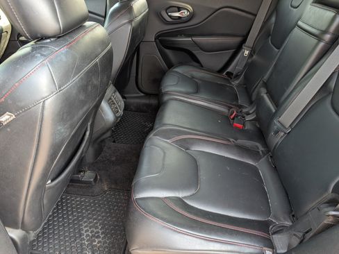 Used 2014 Jeep Cherokee Trailhawk w/ Comfort/Convenience Group AWD/4WD image 7