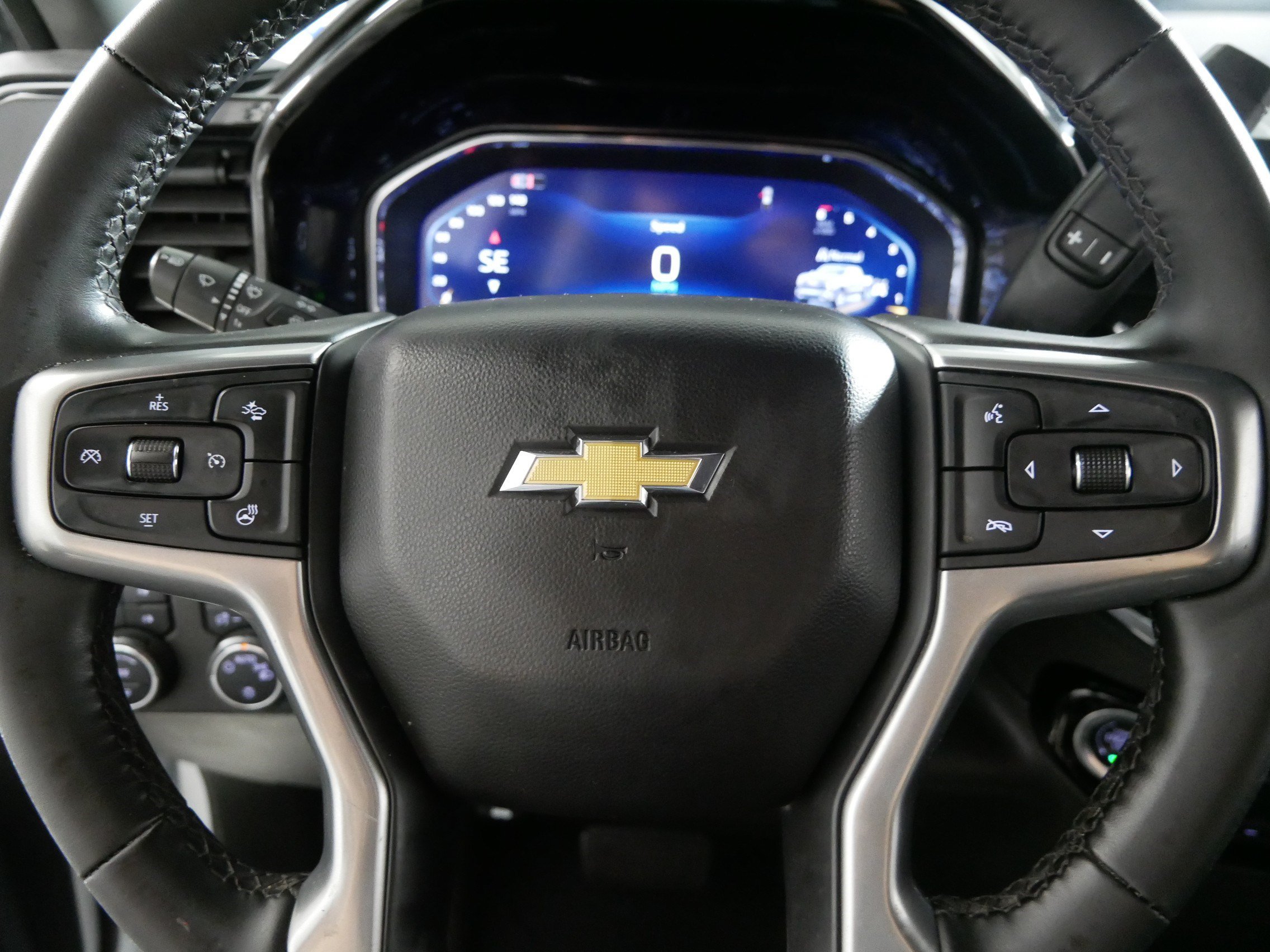 Used 2024 Chevrolet Silverado 1500 LT w/ Z71 Off-Road Package AWD/4WD image 25