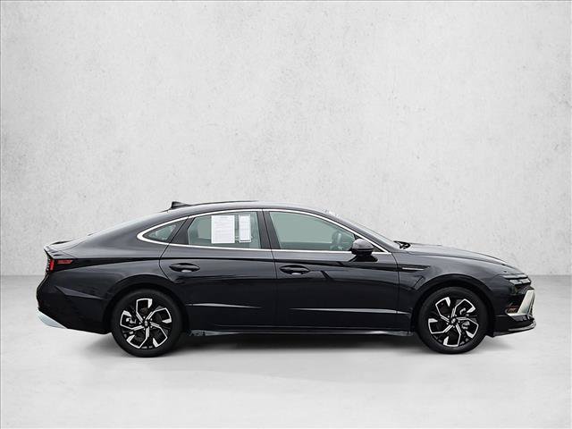 Used 2025 Hyundai Sonata SEL FWD image 4