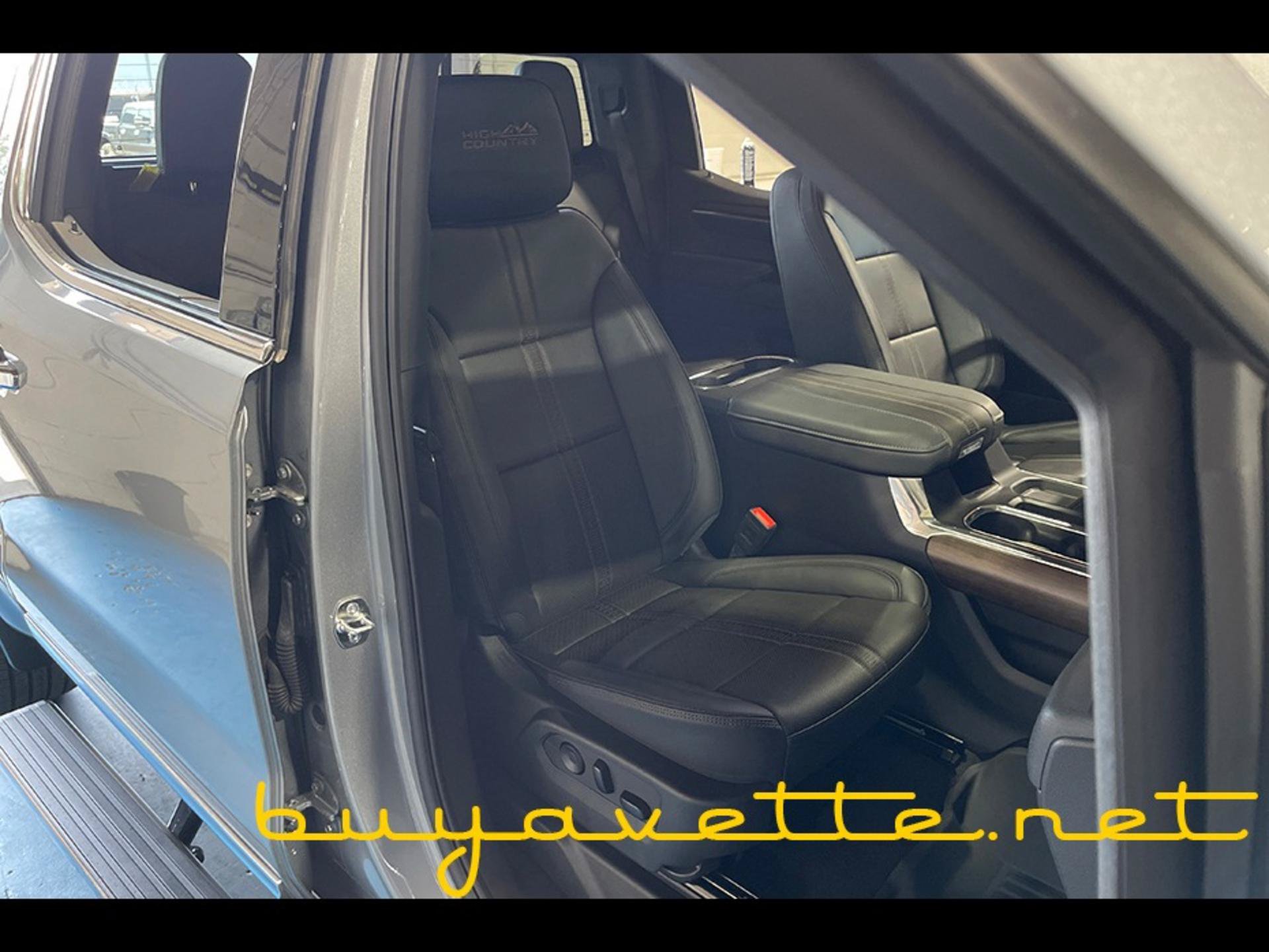 Used 2025 Chevrolet Silverado 1500 High Country w/ Technology Package AWD/4WD image 19