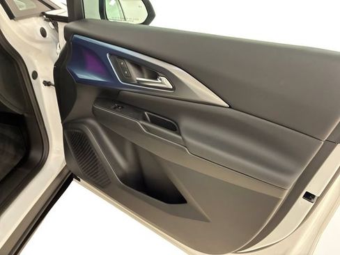 Certified 2025 Chevrolet Equinox EV LT w/ Convenience Package FWD image 15