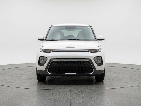 Used 2025 Kia Soul LX w/ LX Technology Package FWD image 2