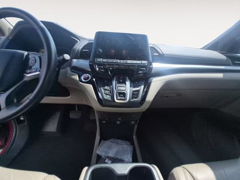 Certified 2024 Honda Odyssey Touring image 11