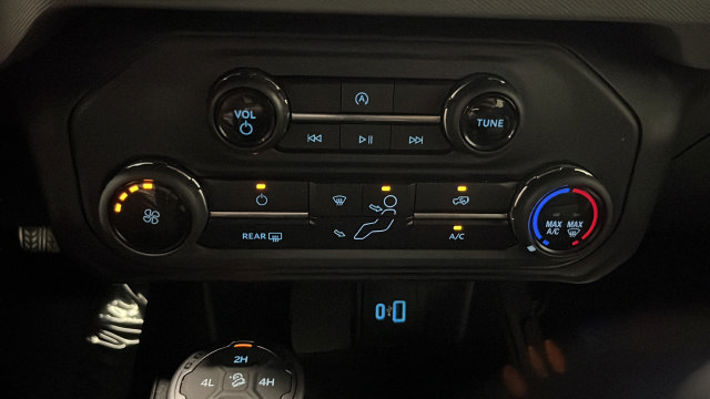 Used 2022 Ford Bronco 2-Door AWD/4WD image 17