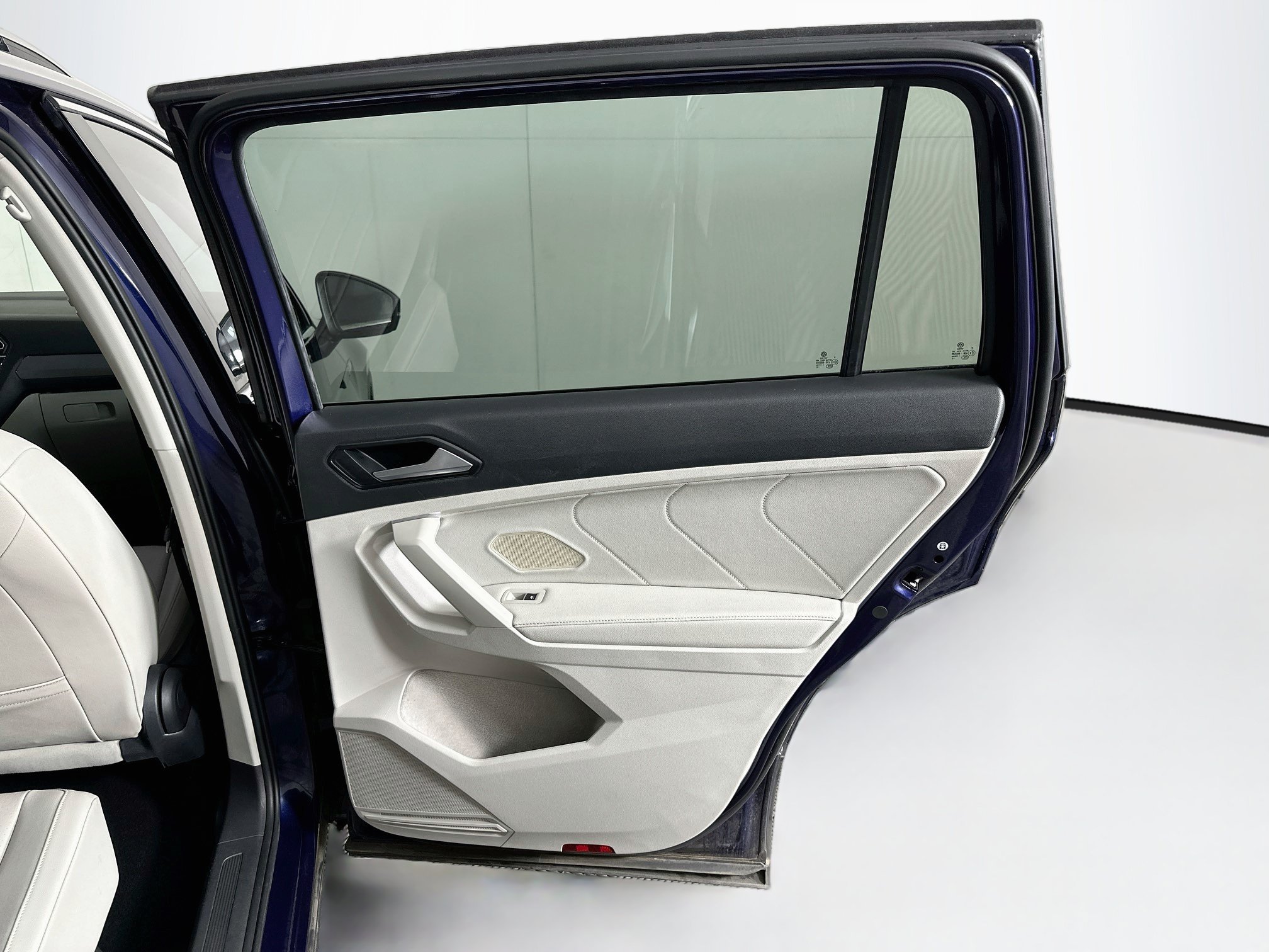 Used 2022 Volkswagen Tiguan SE FWD image 30