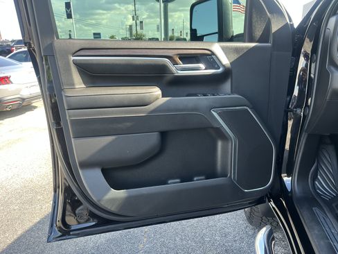 Used 2025 Chevrolet Silverado 2500 LT w/ Z71 Chrome Sport Edition AWD/4WD image 13