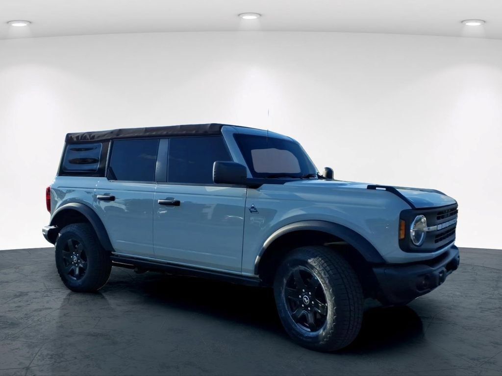 Used 2022 Ford Bronco Black Diamond AWD/4WD image 4