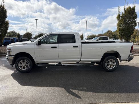 Used 2025 RAM 2500 Big Horn AWD/4WD image 5
