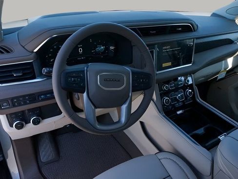 Used 2024 GMC Yukon Denali image 14