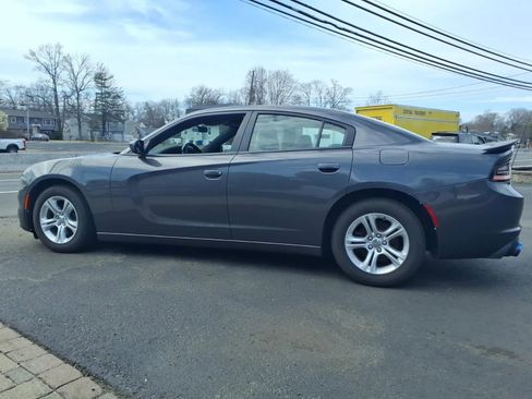 Used 2019 Dodge Charger SXT image 6