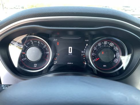 Used 2022 Dodge Challenger SXT RWD image 24