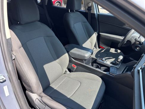 Used 2025 Kia Sportage LX FWD image 35