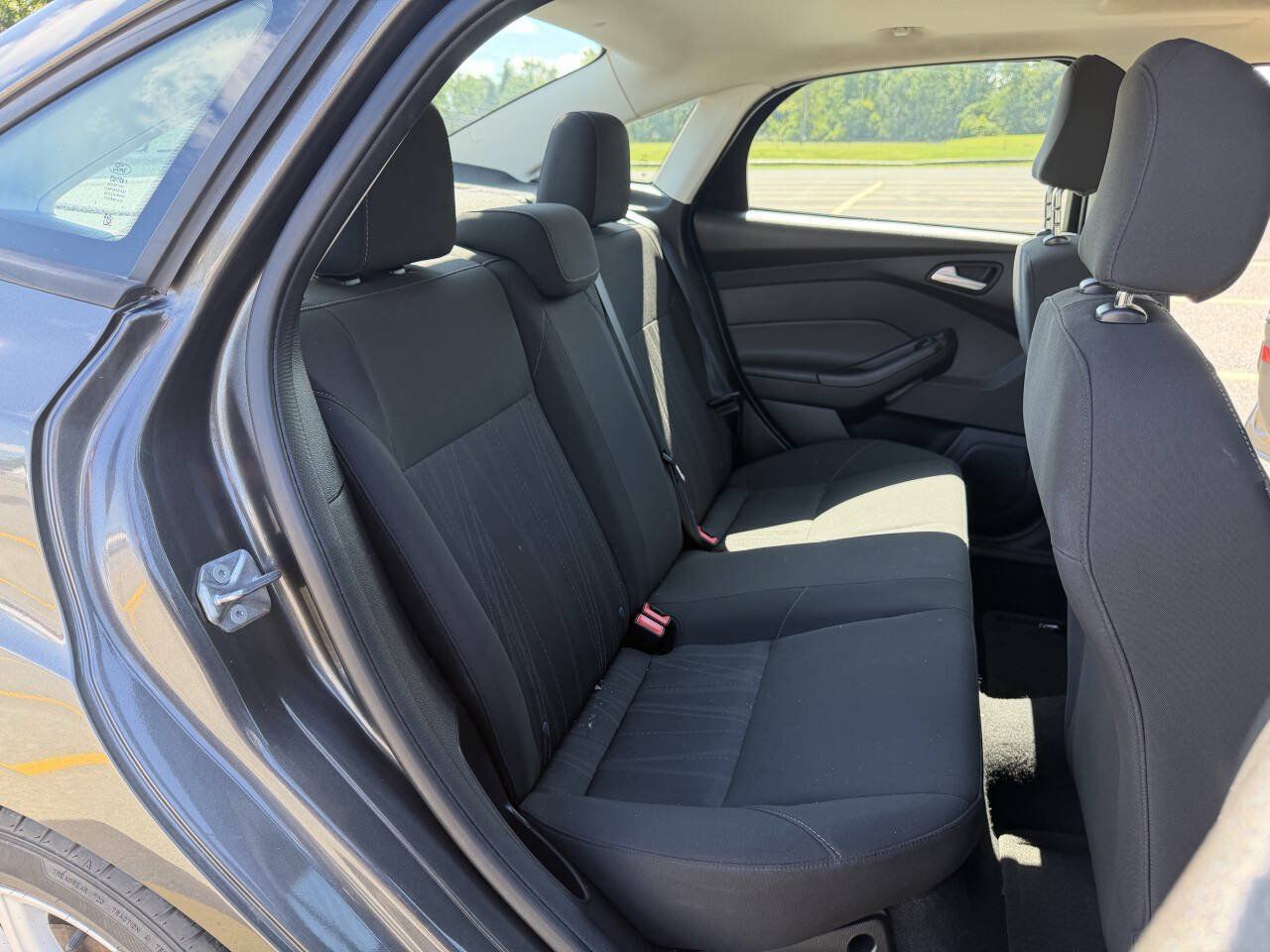 Used 2015 Ford Focus SE FWD image 13