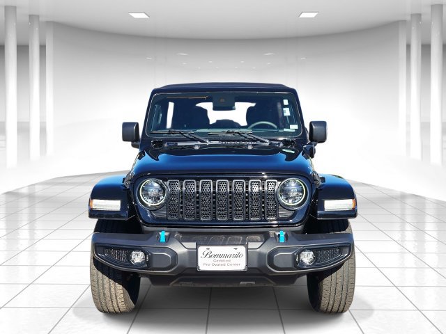 Used 2024 Jeep Wrangler Unlimited Sahara AWD/4WD image 5