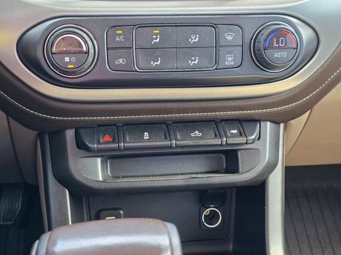Used 2018 GMC Canyon SLE w/ SLE Convenience Package RWD image 18