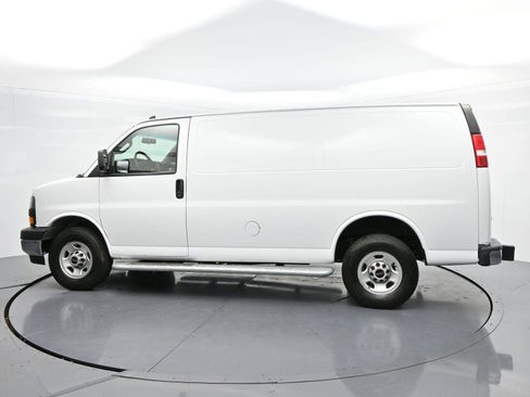 Used 2024 GMC Savana 2500 w/ Driver Convenience Package RWD image 5