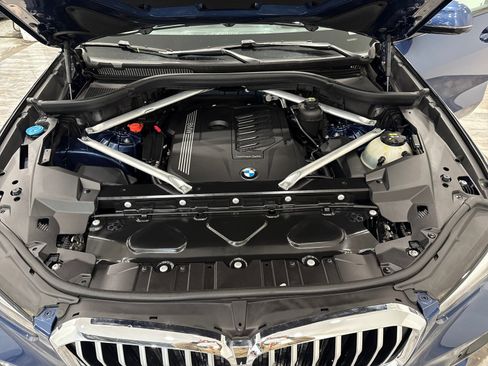 Used 2019 BMW X5 xDrive40i w/ M Sport Package image 12