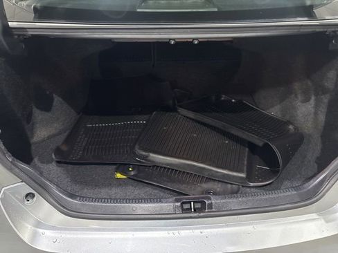 Used 2017 Toyota Camry SE w/ Four Season Floor Mat Package image 32