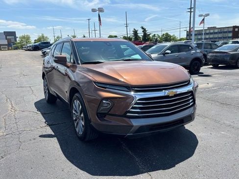 Certified 2024 Chevrolet Blazer Premier FWD image 3