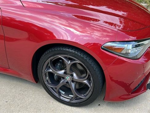 Used 2019 Alfa Romeo Giulia Ti Sport w/ Quick Order Package 22S Sport AWD/4WD image 3