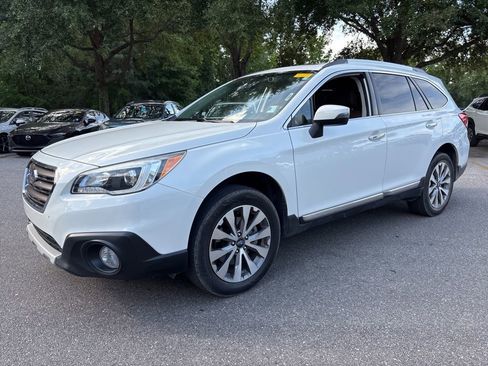 Used 2017 Subaru Outback 2.5i Touring AWD/4WD image 25
