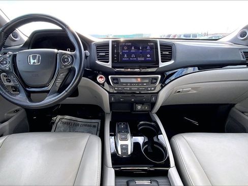Used 2017 Honda Pilot Touring image 10