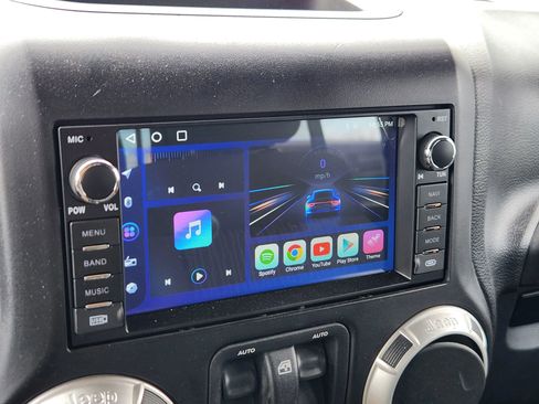 Used 2012 Jeep Wrangler Sahara image 30