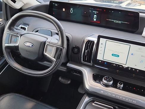Certified 2025 Ford Expedition Max Platinum AWD/4WD image 6