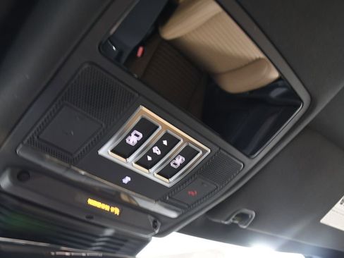 Certified 2025 Land Rover Discovery Dynamic SE AWD/4WD image 34